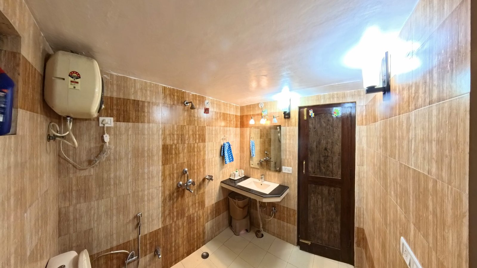 Triple Bed Comfort Room