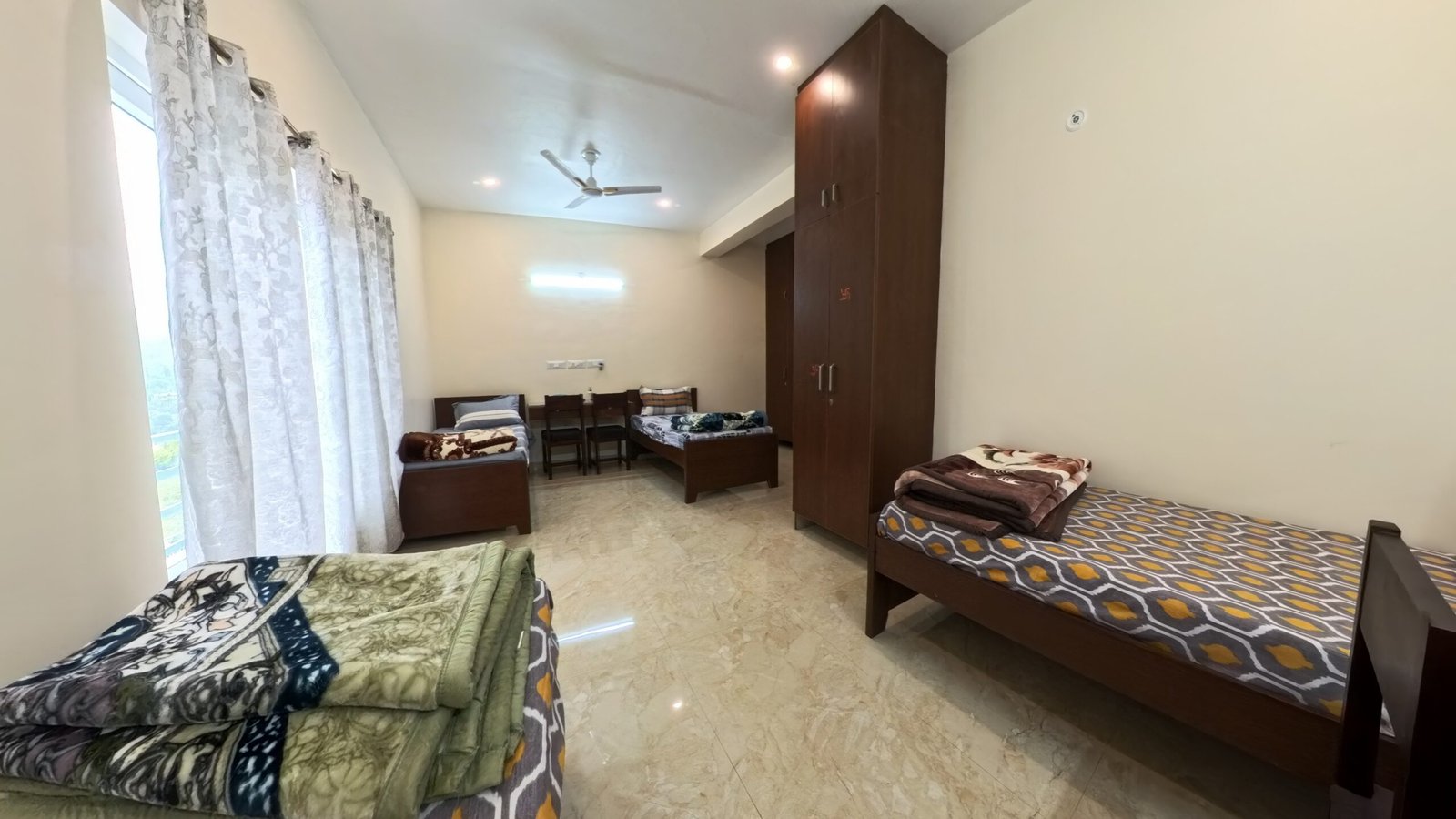 Quad-Bed Family Room