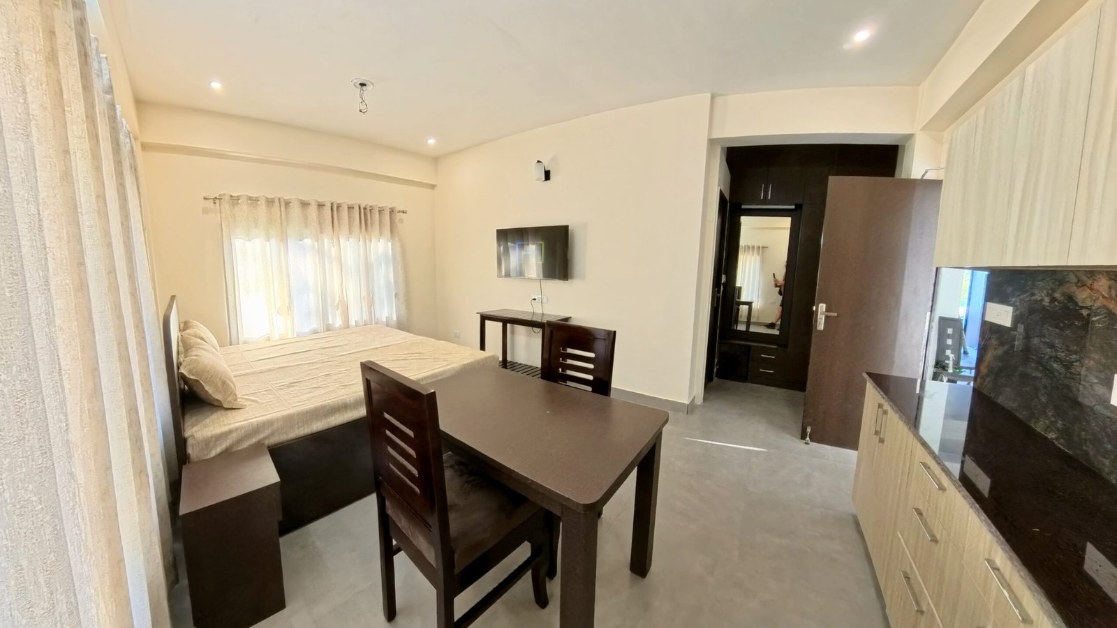 Triple Bed Comfort Room