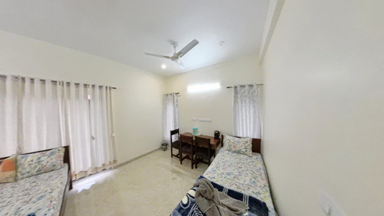 Triple Bed Comfort Room